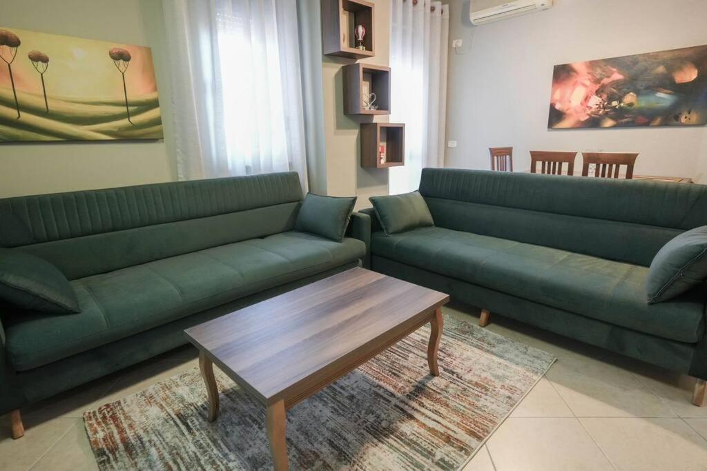 Staycation, City Center Apartment With Balcony Tirana Eksteriør billede